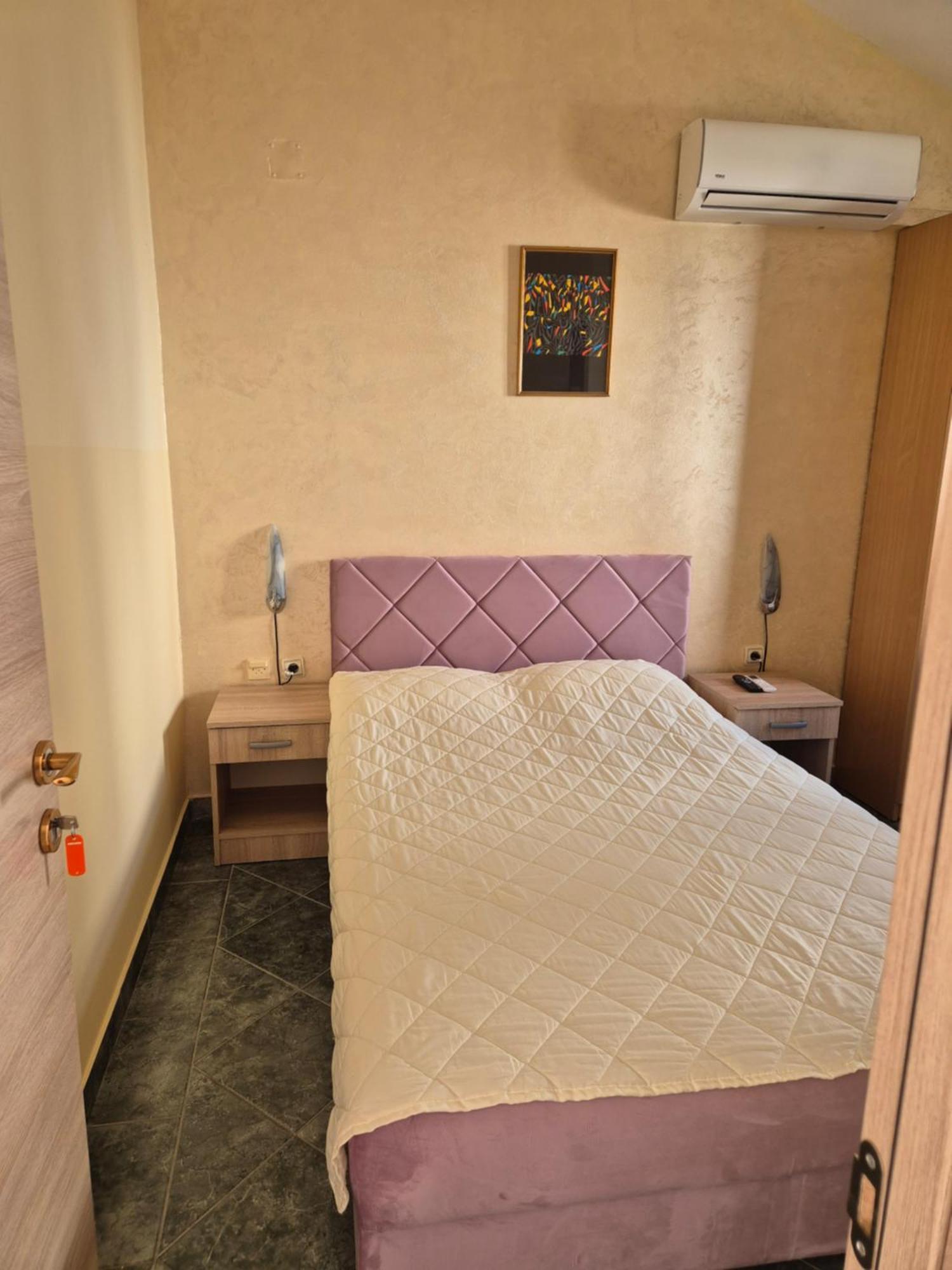 Mali Milocer Bay Accommodation سفيتي ستيفان الغرفة الصورة