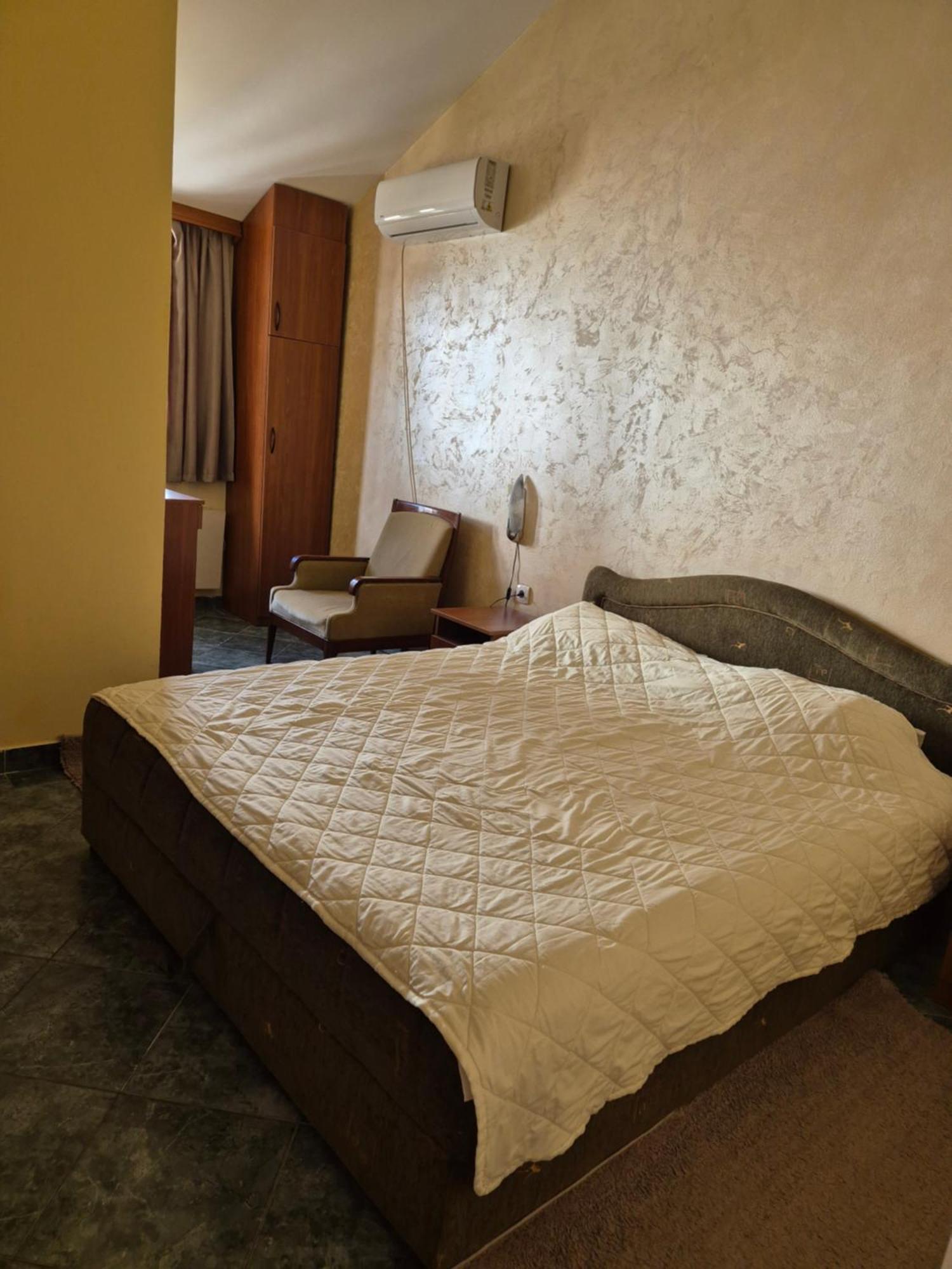 Mali Milocer Bay Accommodation سفيتي ستيفان الغرفة الصورة