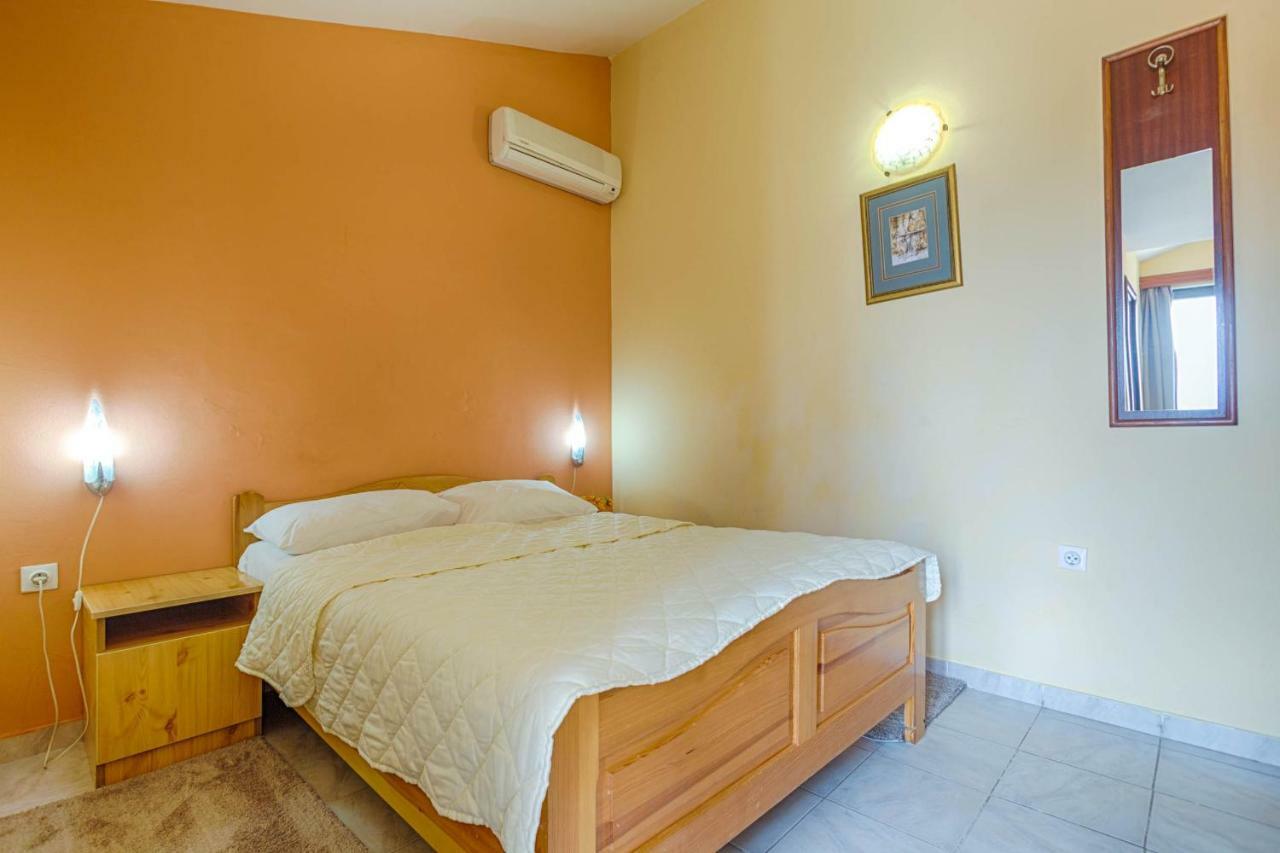 Mali Milocer Bay Accommodation سفيتي ستيفان الغرفة الصورة