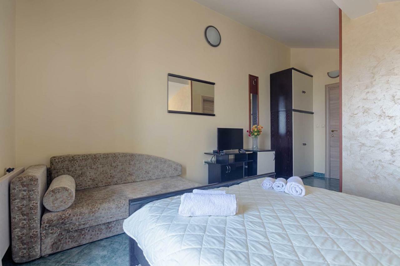 Mali Milocer Bay Accommodation سفيتي ستيفان المظهر الخارجي الصورة