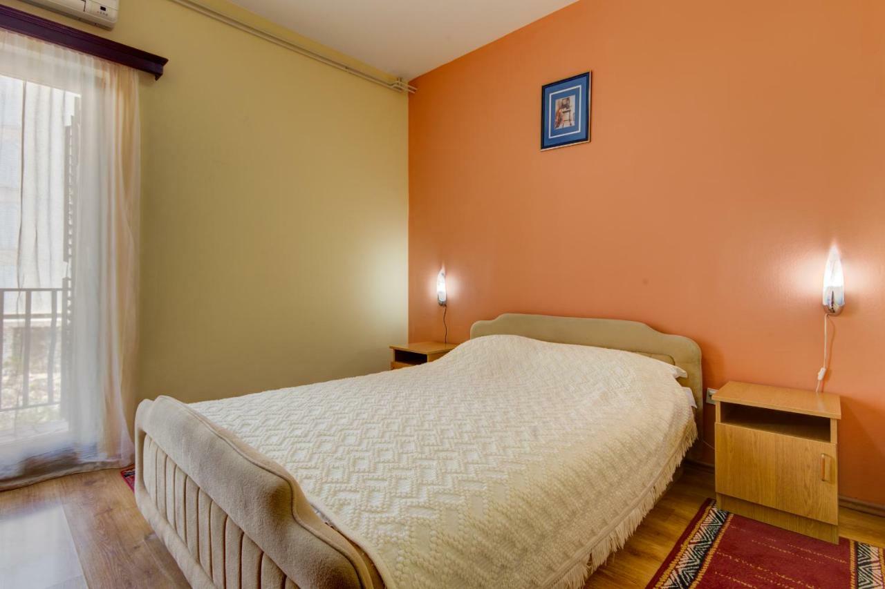Mali Milocer Bay Accommodation سفيتي ستيفان المظهر الخارجي الصورة