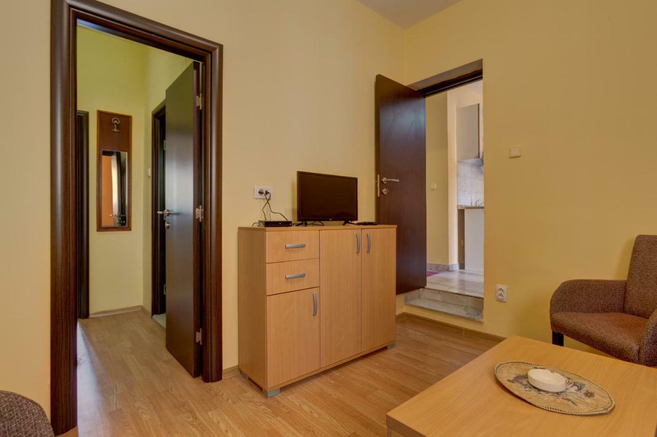 Mali Milocer Bay Accommodation سفيتي ستيفان المظهر الخارجي الصورة